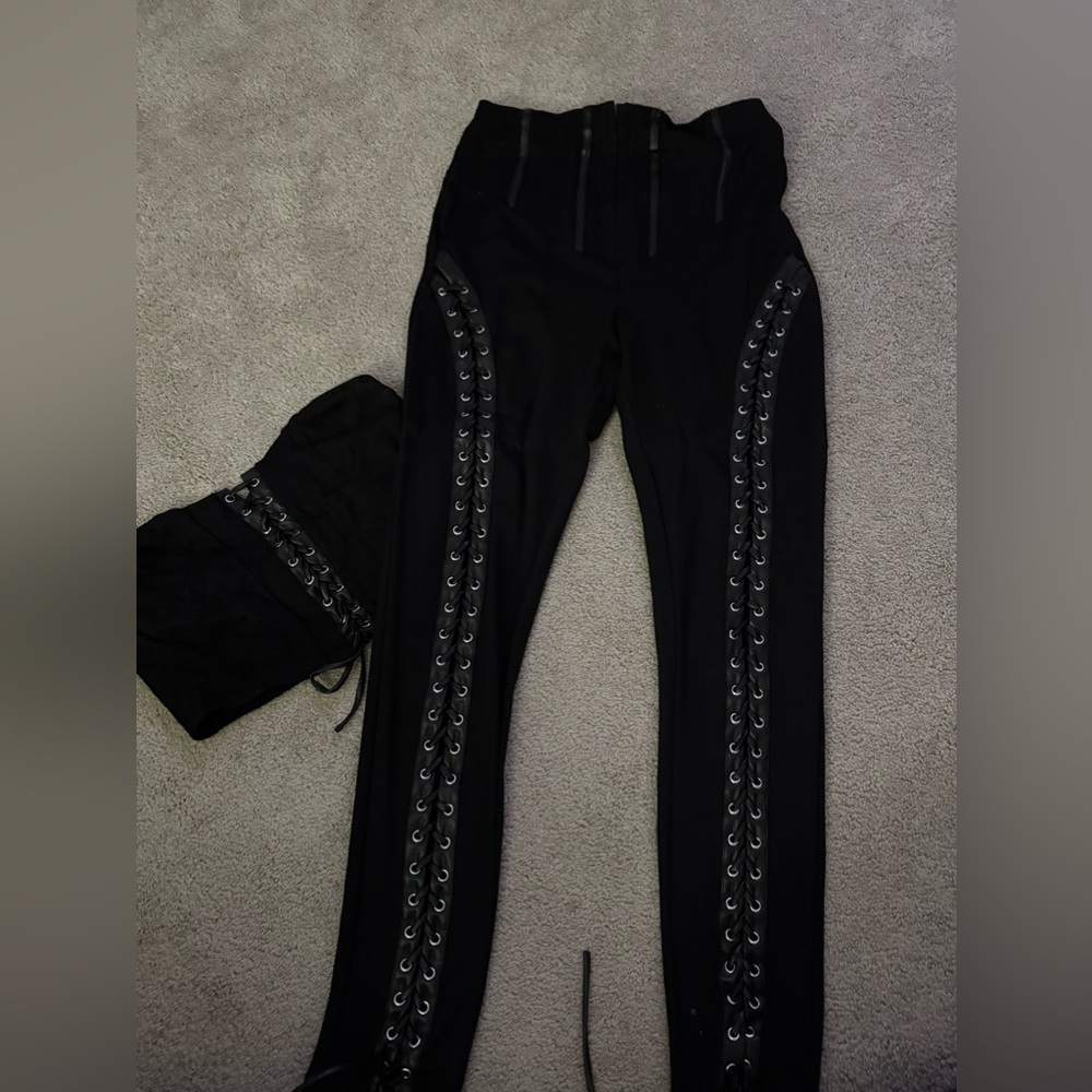 2 Set Piece - image 4